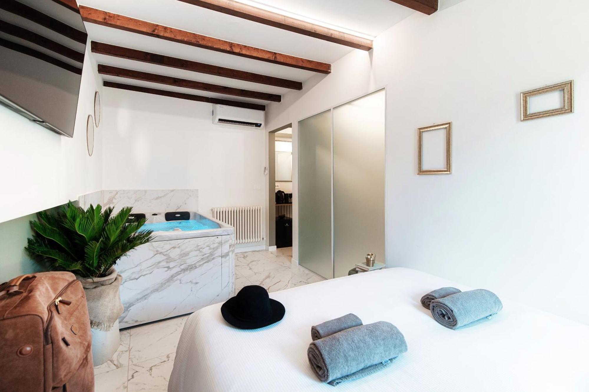 Sahara & Amazzonia Luxury Rooms- The House Of Travelers Como Exterior foto